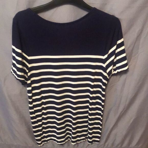 🆓🔥3-$10🔥 Kismet Comfy blue & white striped tee - Picture 2 of 6